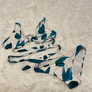 😊 Wrap Tropical Print Bikini